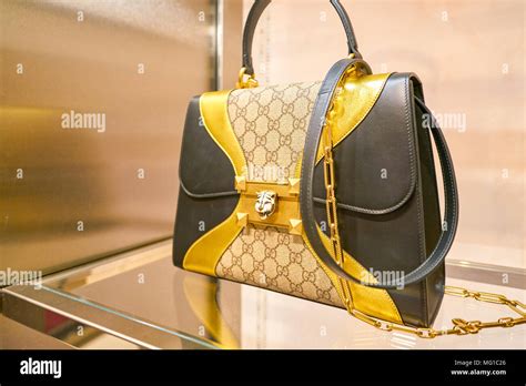 gucci rinascente corso italia|negozi gucci usati.